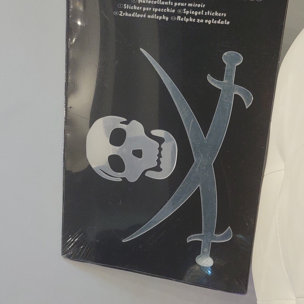 Spiegel sticker mirror reflective skull sword crossbone peel & stick